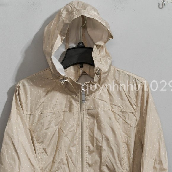 Jones New York Ladies' Parka in a Pocket  in  Sand with dots  color. - Picture 3 of 7